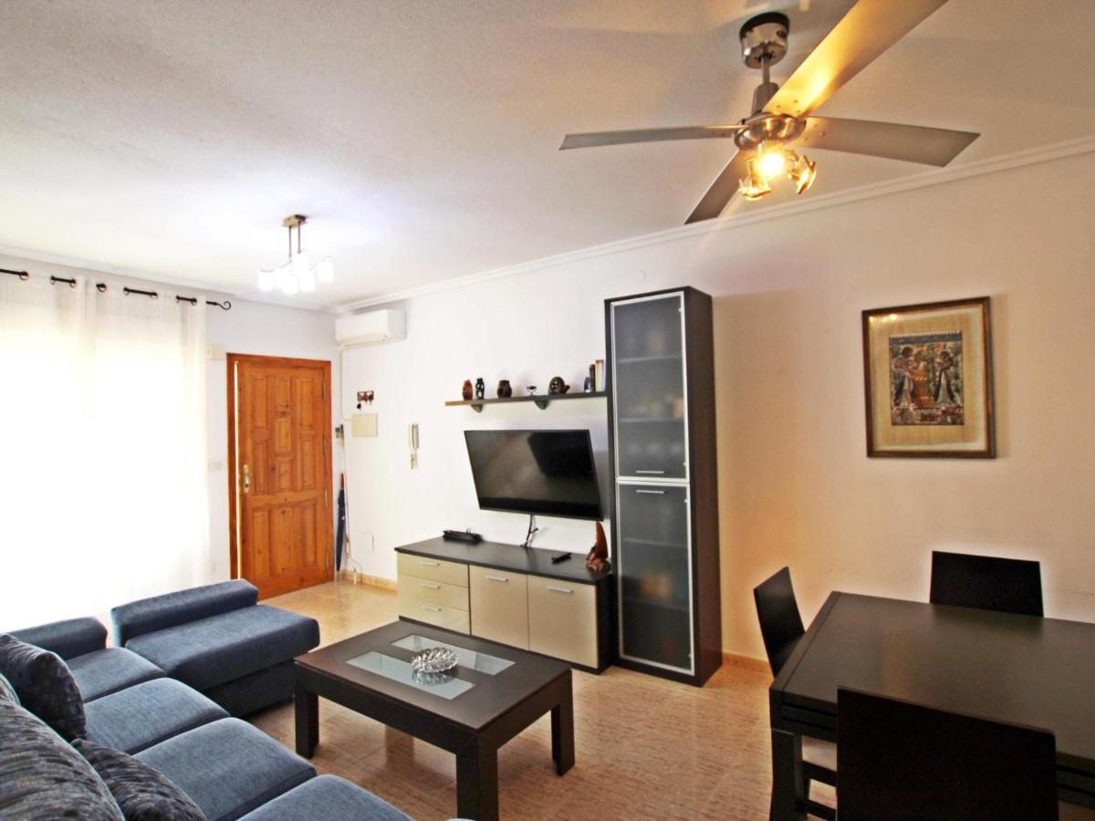 Vakantiehuis Perfect Family Getaway Fully Equipped 3-bedroom With Pool In Cala Capitan Torrevieja Cabo Roig