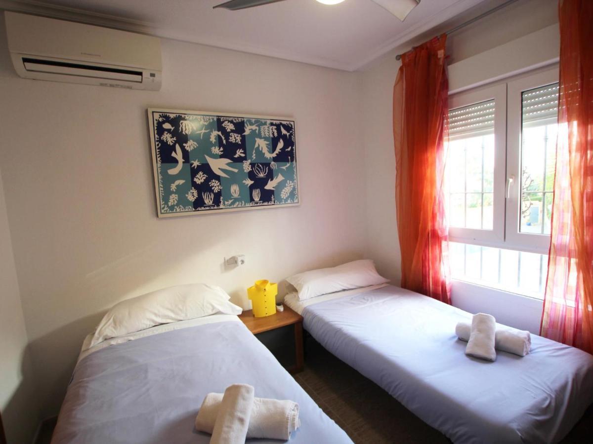 Perfect Family Getaway Fully Equipped 3-bedroom With Pool In Cala Capitan Torrevieja Hébergement de vacances Cabo Roig