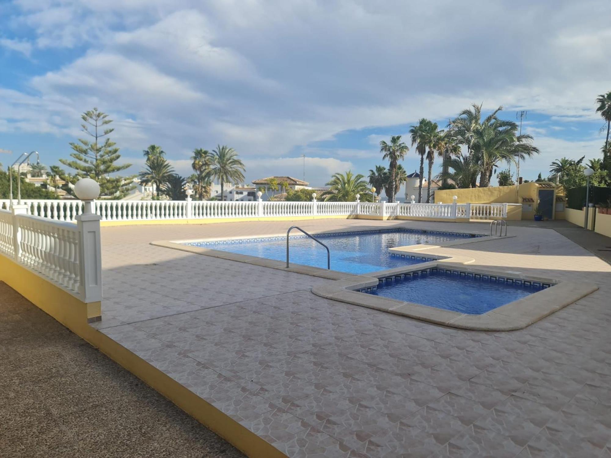 Perfect Family Getaway Fully Equipped 3-bedroom With Pool In Cala Capitan Torrevieja Hébergement de vacances